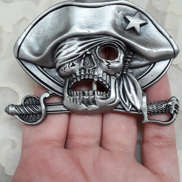 Pewter Jolly Roger/Skull Vector/belt buckle - Picture 2 of 4